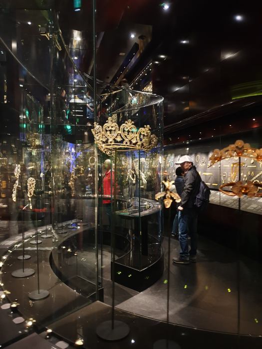 jewellery display
